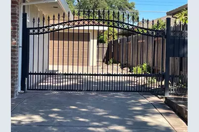 6181 S Land Park Drive, Sacramento, CA 95831 - Photo 29