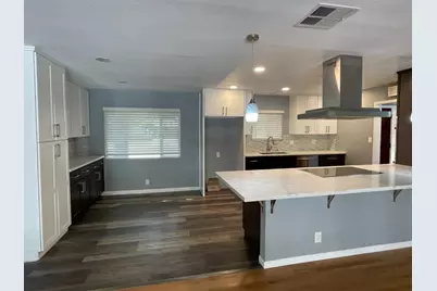6181 S Land Park Drive, Sacramento, CA 95831 - Photo 9