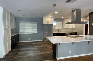 6181 S Land Park Dr, Sacramento, CA 95831 - Photo 9