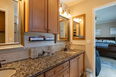 9183 E Laguna Way, Elk Grove, CA 95758 - Photo 23