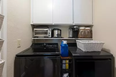 9183 E Laguna Way, Elk Grove, CA 95758 - Photo 19