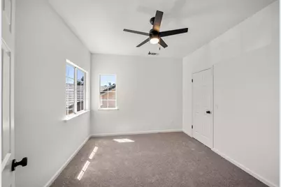 9267 Caulfield Drive, Elk Grove, CA 95758 - Photo 23