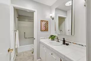 817 Commons Dr, Sacramento, CA 95825 - Photo 39