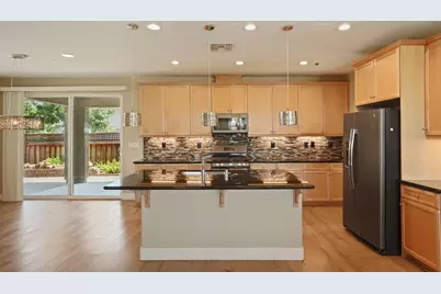 577 Lakeside Drive, Lathrop, CA 95330 - Photo 5