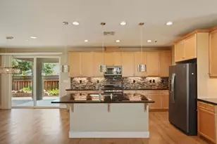 577 Lakeside Dr, Lathrop, CA 95330 - Photo 5