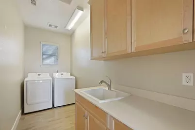 577 Lakeside Drive, Lathrop, CA 95330 - Photo 29