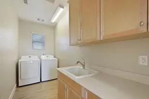 577 Lakeside Dr, Lathrop, CA 95330 - Photo 29