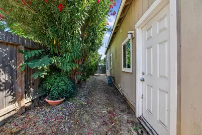 2297 Beaumont Street, Sacramento, CA 95815 - Photo 33