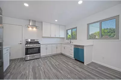 7012 Forman Way, Sacramento, CA 95828 - Photo 7