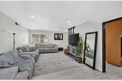 2615 Water Tree Way, Sacramento, CA 95826 - Photo 11