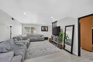 2615 Water Tree Way, Sacramento, CA 95826 - Photo 11