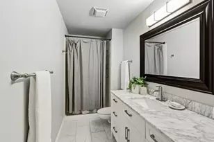 6481 Lake Park Dr, Sacramento, CA 95831 - Photo 23
