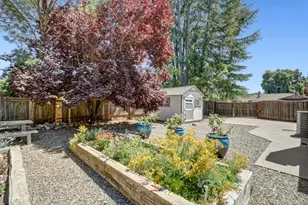 6481 Lake Park Dr, Sacramento, CA 95831 - Photo 41