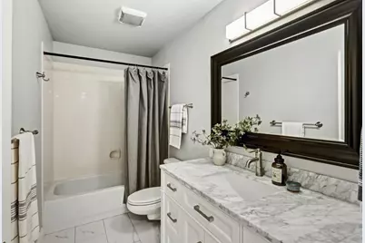 6481 Lake Park Drive, Sacramento, CA 95831 - Photo 15