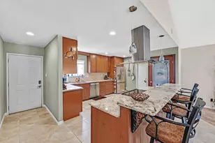 5563 Vassar Dr, San Jose, CA 95118 - Photo 5