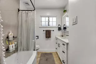 5563 Vassar Dr, San Jose, CA 95118 - Photo 17