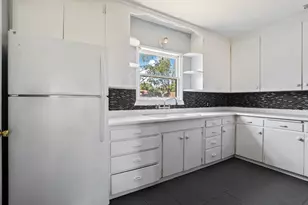 916 Elm Ave, Modesto, CA 95354 - Photo 13