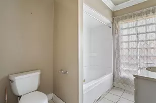 916 Elm Ave, Modesto, CA 95354 - Photo 23