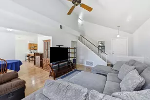 8467 Carlin Ave, Sacramento, CA 95823 - Photo 7