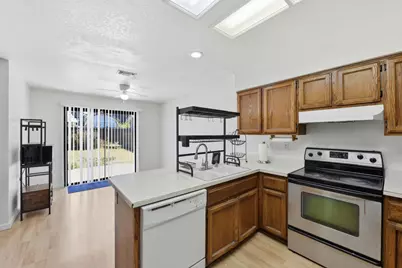 8467 Carlin Avenue, Sacramento, CA 95823 - Photo 13