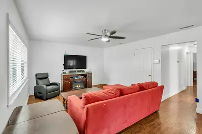 7718 Laurie Way, Sacramento, CA 95832 - Photo 5