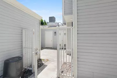 2930 Driftwood Place #17, Stockton, CA 95219 - Photo 5
