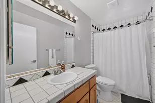 8030 La Riviera Dr, Sacramento, CA 95826 - Photo 17
