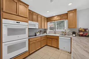 8030 La Riviera Dr, Sacramento, CA 95826 - Photo 11