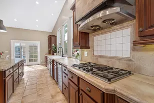 325 Diamond Oaks Rd, Roseville, CA 95678 - Photo 15