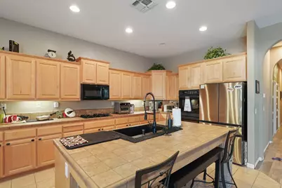 10689 Wellington Circle, Stockton, CA 95209 - Photo 13