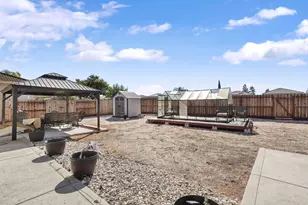 10689 Wellington Cir, Stockton, CA 95209 - Photo 35