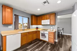 1474 Paddington Way, Plumas Lake, CA 95961 - Photo 13