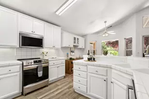 3900 Green Forest Ln, Sacramento, CA 95821 - Photo 13