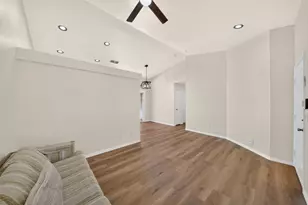 5529 W Norwich Ave, Fresno, CA 93722 - Photo 23