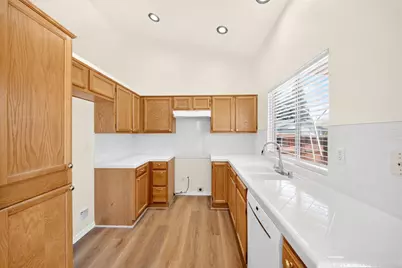 5529 W Norwich Avenue, Fresno, CA 93722 - Photo 17