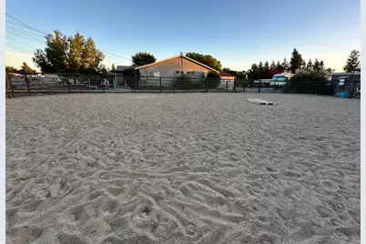 955 Elma St, Hickman, CA 95323 - Photo 9