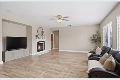 1527 Phlox Drive, Patterson, CA 95363 - Photo 13