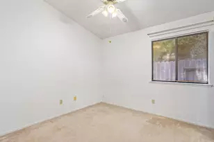 6113 Wolf Creek Ct, Elk Grove, CA 95758 - Photo 19