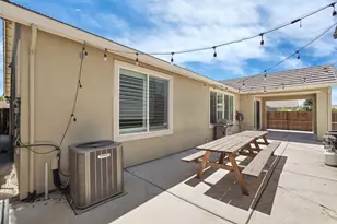 10611 Blackhawk Ct, Stockton, CA 95209 - Photo 43
