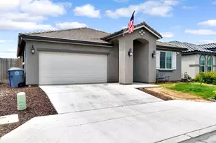 1121 Wasatch Dr, Madera, CA 93638 - Photo 3