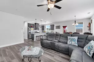 1121 Wasatch Dr, Madera, CA 93638 - Photo 9