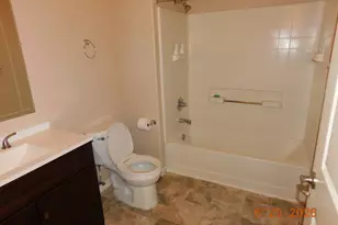 5201 W Laguna Oaks Dr, Elk Grove, CA 95758 - Photo 3