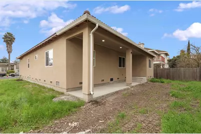 9879 Twin Creeks Avenue, Stockton, CA 95219 - Photo 23
