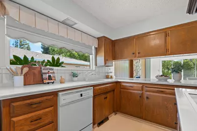 1033 Sycamore Lane, Woodland, CA 95695 - Photo 15