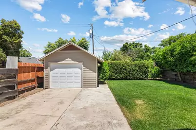 403 Davitt Avenue, Oakdale, CA 95361 - Photo 23