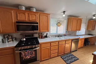 10273 Holcomb Dr, Grass Valley, CA 95949 - Photo 11