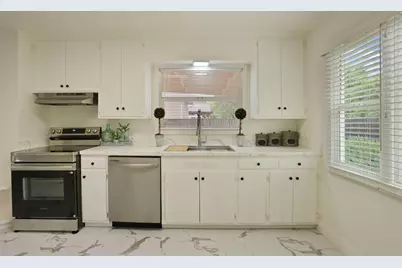 32 E McKenzie Avenue, Stockton, CA 95204 - Photo 11