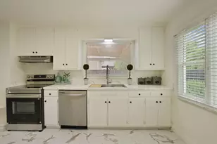 32 E McKenzie Ave, Stockton, CA 95204 - Photo 11