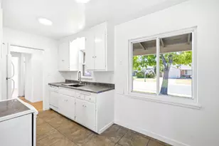 5631 25th St, Sacramento, CA 95822 - Photo 11