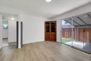 1056 Hedge Ave, Olivehurst, CA 95961 - Photo 7